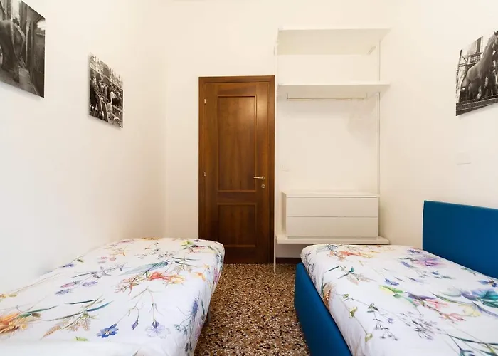 Just Urban - Castello 5067 Boutique